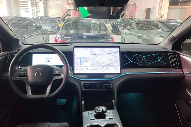 Used BYD Song L DM-i 2025 Intelligent Driving Version 160 km Beyond-Range Type Center Console