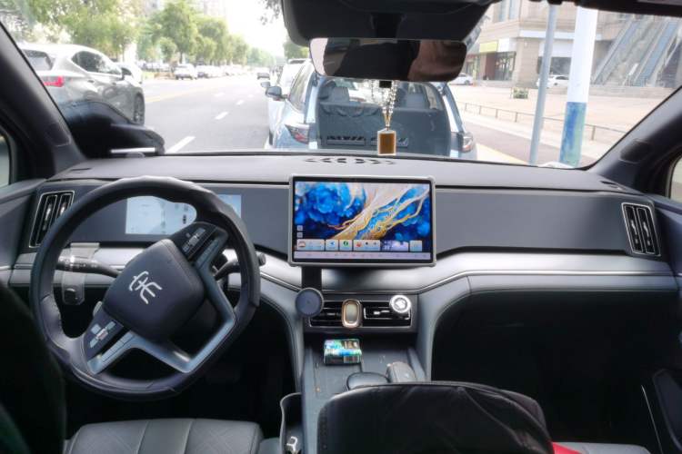 Used BYD Song L DM-i 2025 Intelligent Driving Version 112 km Leading Trim Center Console