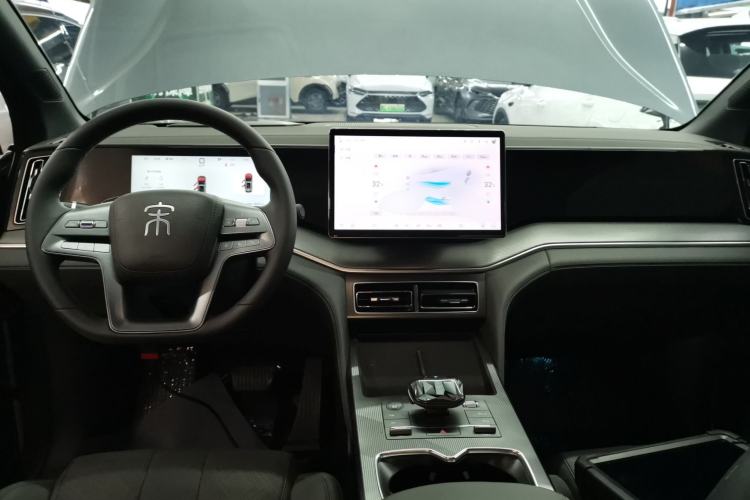 Used BYD Song L DM-i 2025 Intelligent Driving Version 112 km Leading Trim Center Console