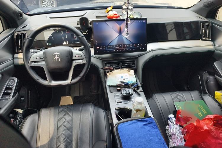 Used BYD Song L DM-i 2025 Intelligent Driving Version 160 km Beyond-Range Type Center Console
