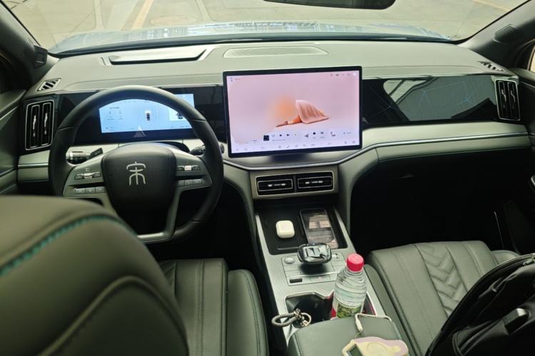 Used BYD Song L DM-i 2025 Intelligent Driving Version 160 km Beyond-Range Type Center Console
