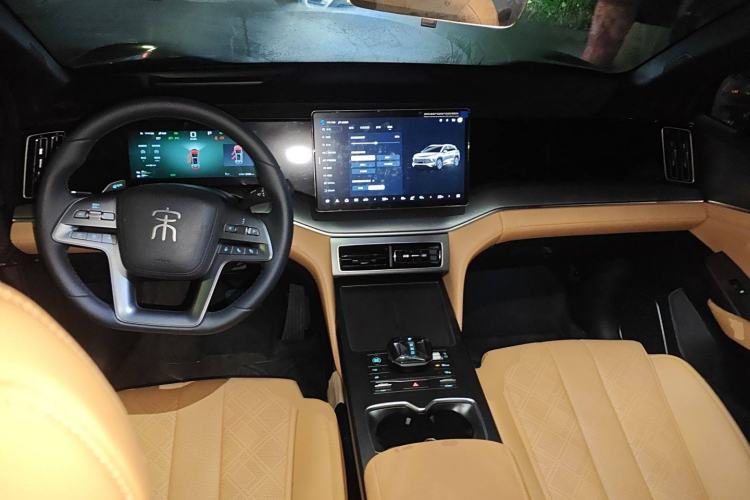 Used BYD Song L DM-i 2025 Intelligent Driving Version 112 km Leading Trim Center Console