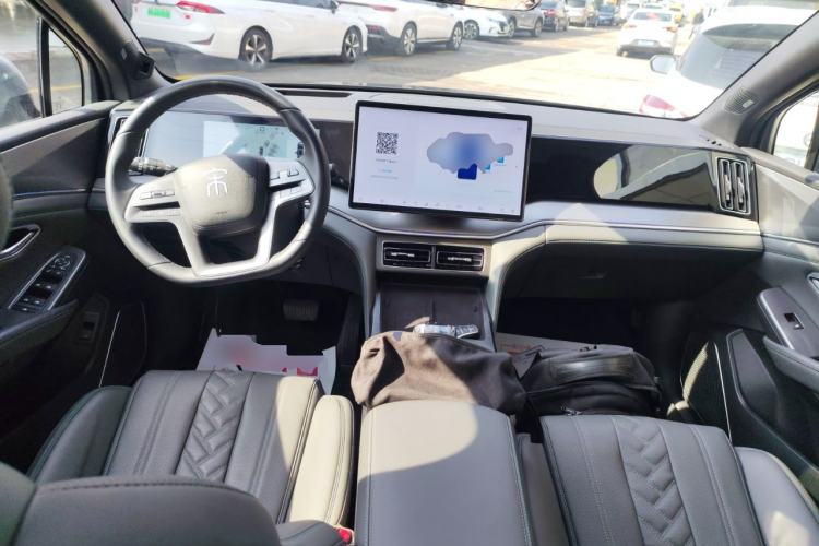 Used BYD Song L DM-i 2025 Intelligent Driving Version 160 km Excellence Edition Center Console