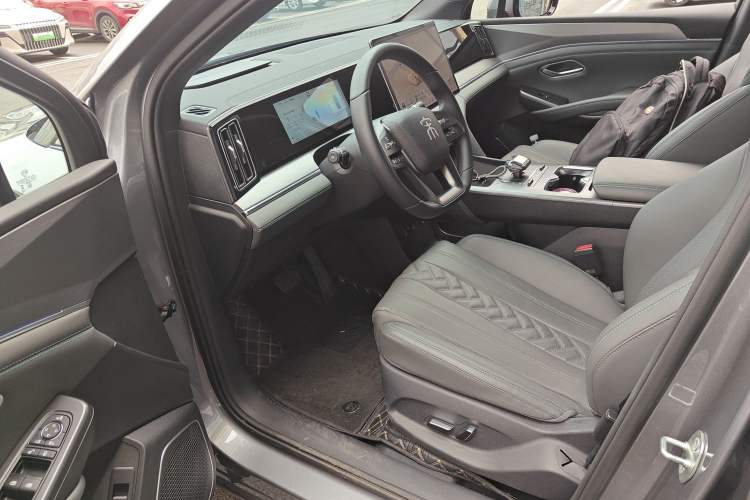 Used BYD Song L DM-i 2025 Intelligent Driving Version 160 km Beyond-Range Type Driver Seat