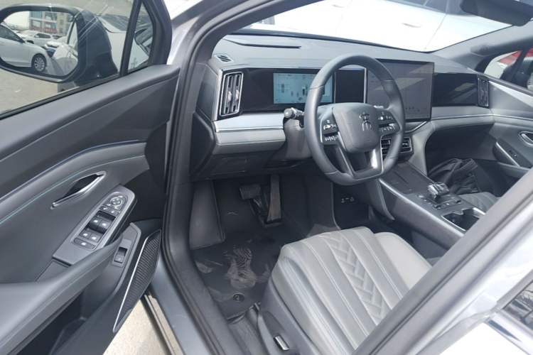 Used BYD Song L DM-i 2025 Intelligent Driving Version 160 km Beyond-Range Type Driver Seat
