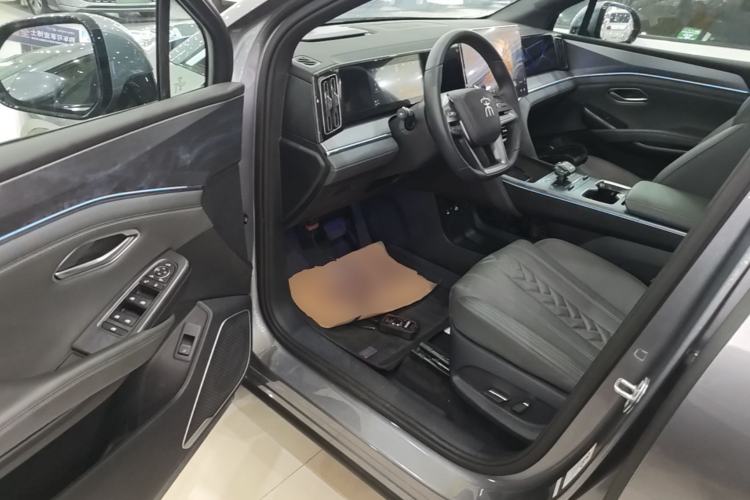 Used BYD Song L DM-i 2025 Intelligent Driving Version 160 km Beyond-Range Type Driver Seat