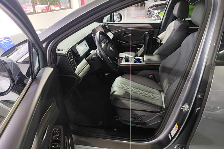 Used BYD Song L DM-i 2025 Intelligent Driving Version 160 km Excellence Edition Driver Seat
