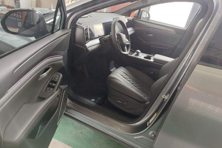 Used BYD Song L DM-i 2025 Intelligent Driving Version 112 km Beyond-Range Type Driver Seat