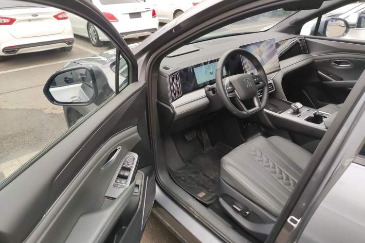 Used BYD Song L DM-i 2025 Intelligent Driving Version 160 km Beyond-Range Type Driver Seat