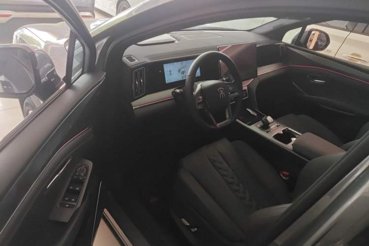 Used BYD Song L DM-i 2025 Intelligent Driving Version 112 km Beyond-Range Type Driver Seat