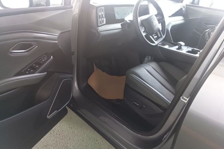 Used BYD Song L DM-i 2025 Intelligent Driving Version 112 km Leading Trim Driver Seat