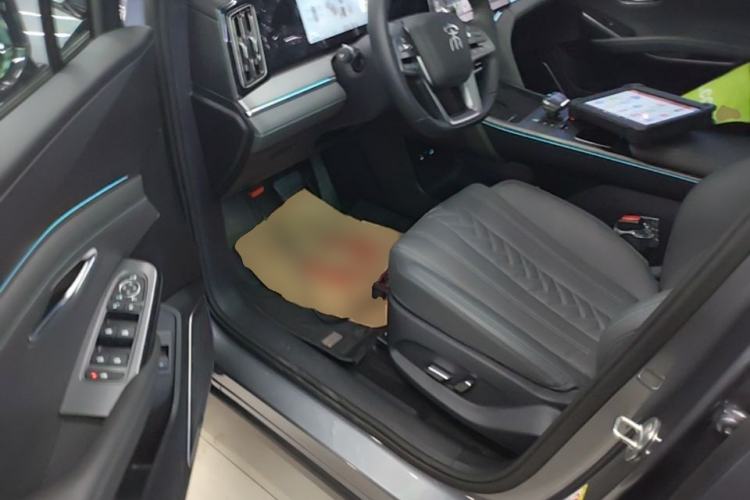 Used BYD Song L DM-i 2025 Intelligent Driving Version 160 km Beyond-Range Type Driver Seat