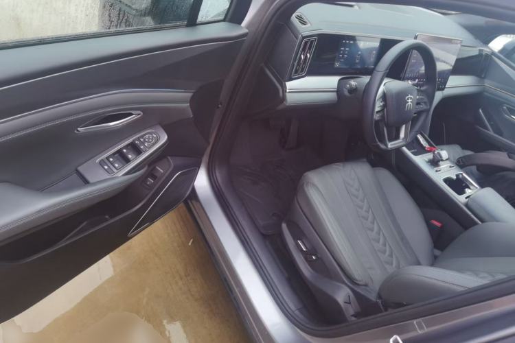 Used BYD Song L DM-i 2025 Intelligent Driving Version 112 km Beyond-Range Type Driver Seat