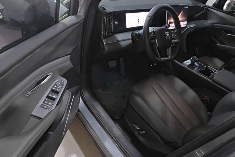 Used BYD Song L DM-i 2025 Intelligent Driving Version 112 km Leading Trim Driver Seat