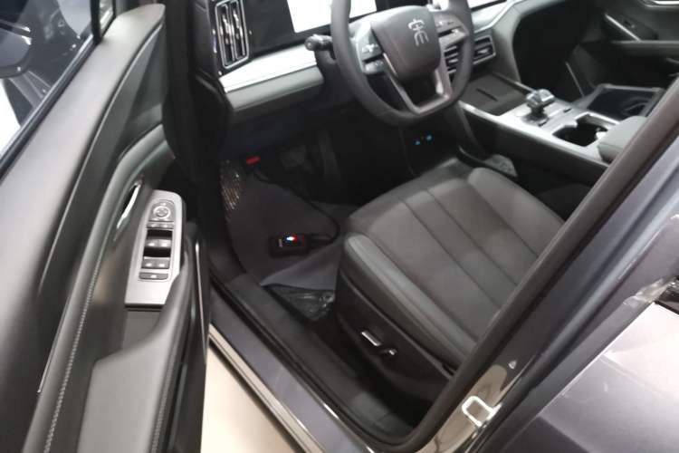Used BYD Song L DM-i 2025 Intelligent Driving Version 112 km Leading Trim Driver Seat
