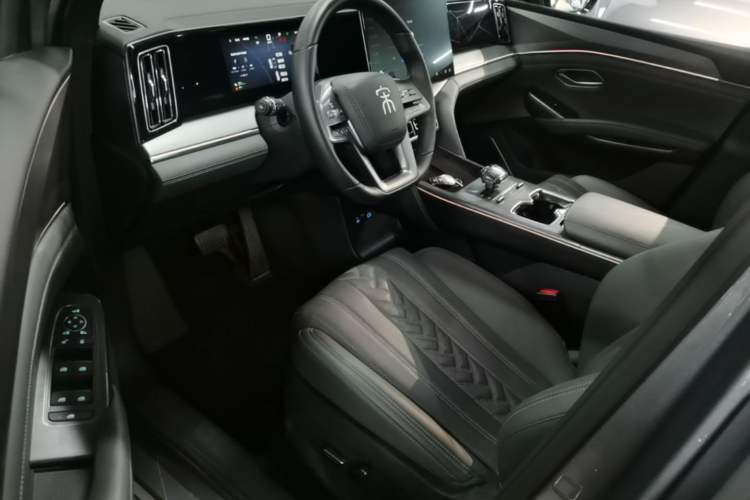 Used BYD Song L DM-i 2025 Intelligent Driving Version 160 km Beyond-Range Type Driver Seat