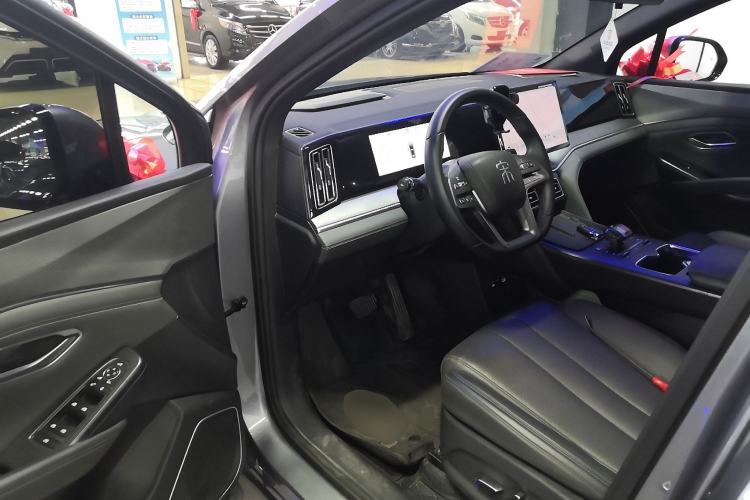 Used BYD Song L DM-i 2025 Intelligent Driving Version 112 km Leading Trim Driver Seat