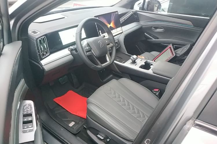 Used BYD Song L DM-i 2025 Intelligent Driving Version 112 km Beyond-Range Type Driver Seat
