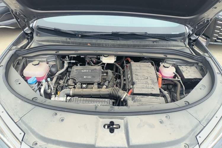 Used BYD Song L DM-i 2025 Intelligent Driving Version 160 km Beyond-Range Type Engine Bay