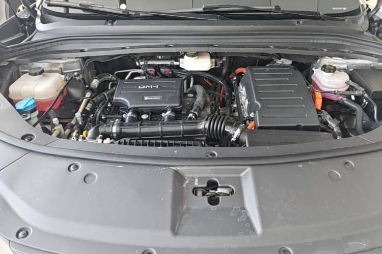 Used BYD Song L DM-i 2025 Intelligent Driving Version 112 km Leading Trim Engine Bay