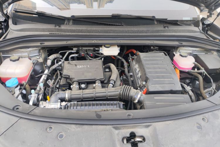 Used BYD Song L DM-i 2025 Intelligent Driving Version 112 km Beyond-Range Type Engine Bay
