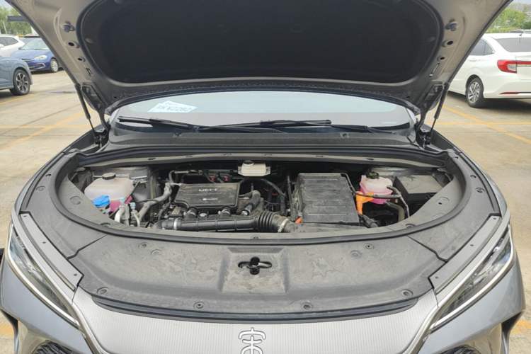 Used BYD Song L DM-i 2025 Intelligent Driving Version 160 km Beyond-Range Type Engine Bay