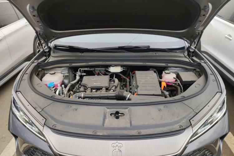 Used BYD Song L DM-i 2025 Intelligent Driving Version 160 km Beyond-Range Type Engine Bay