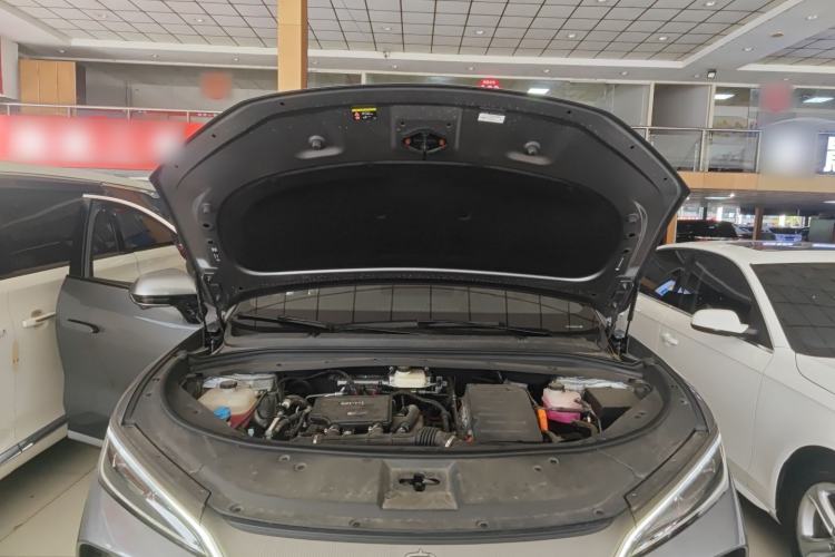 Used BYD Song L DM-i 2025 Intelligent Driving Version 112 km Beyond-Range Type Engine Bay