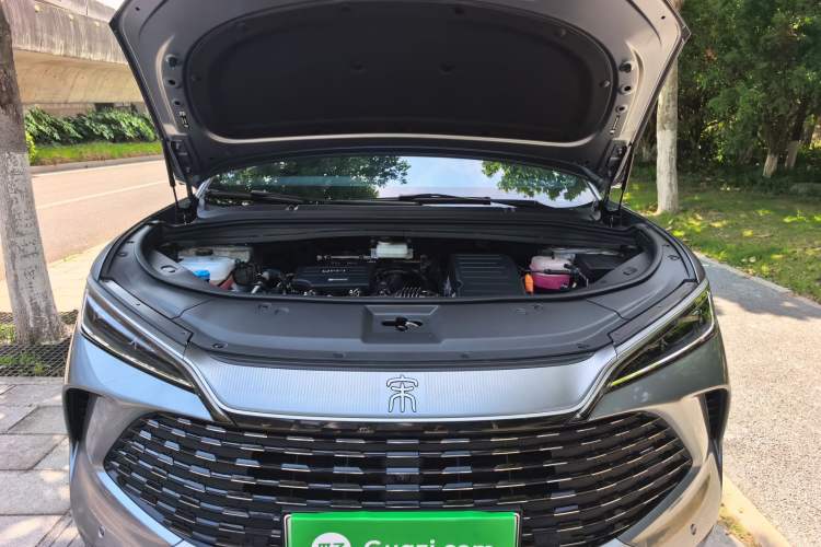 Used BYD Song L DM-i 2025 Intelligent Driving Version 112 km Beyond-Range Type Engine Bay