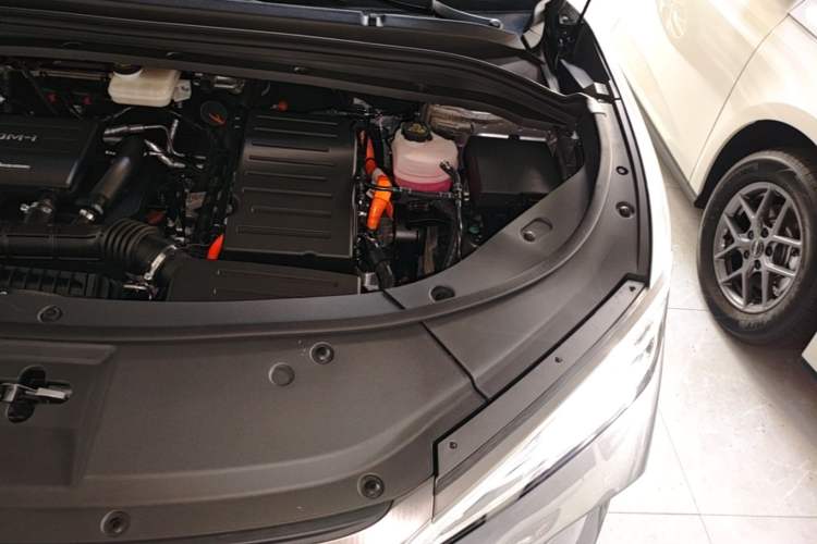 Used BYD Song L DM-i 2025 Intelligent Driving Version 160 km Excellence Edition Engine Bay Left