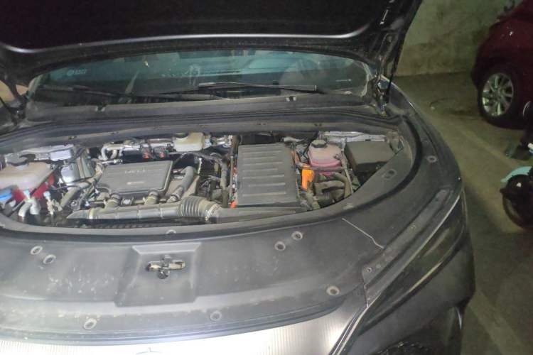 Used BYD Song L DM-i 2025 Intelligent Driving Version 160 km Beyond-Range Type Engine Bay Left