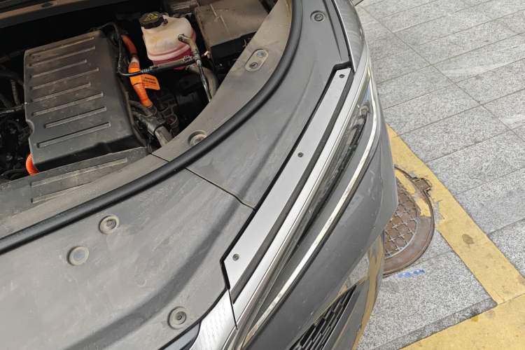 Used BYD Song L DM-i 2025 Intelligent Driving Version 112 km Leading Trim Engine Bay Left