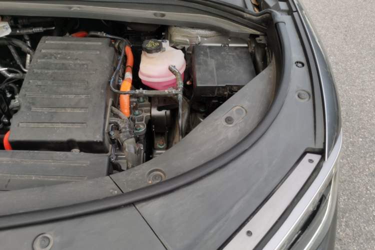 Used BYD Song L DM-i 2025 Intelligent Driving Version 112 km Leading Trim Engine Bay Left