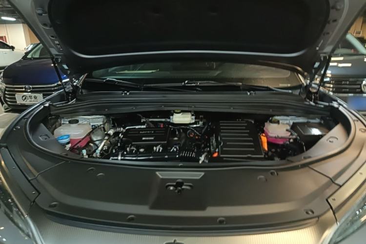 Used BYD Song L DM-i 2025 Intelligent Driving Version 112 km Leading Trim Engine Bay