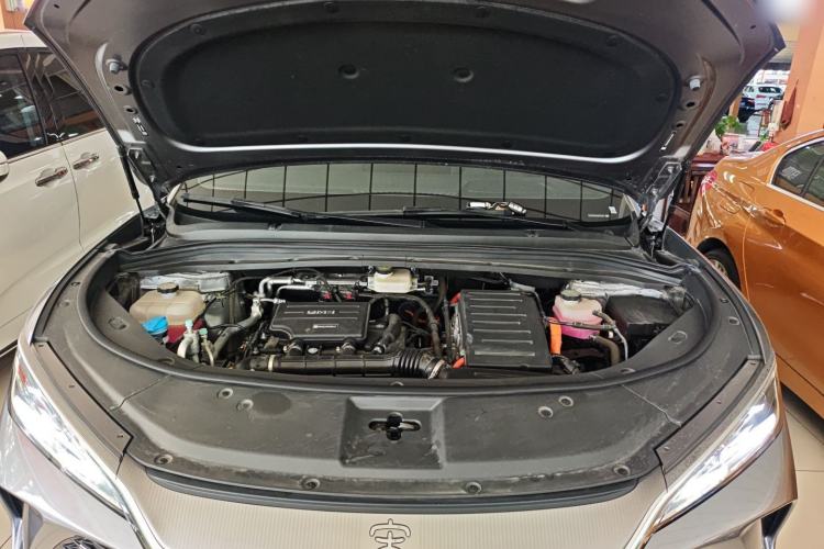 Used BYD Song L DM-i 2025 Intelligent Driving Version 160 km Beyond-Range Type Engine Bay