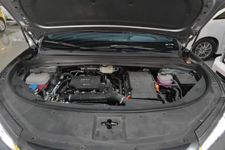 Used BYD Song L DM-i 2025 Intelligent Driving Version 112 km Leading Trim Engine Bay