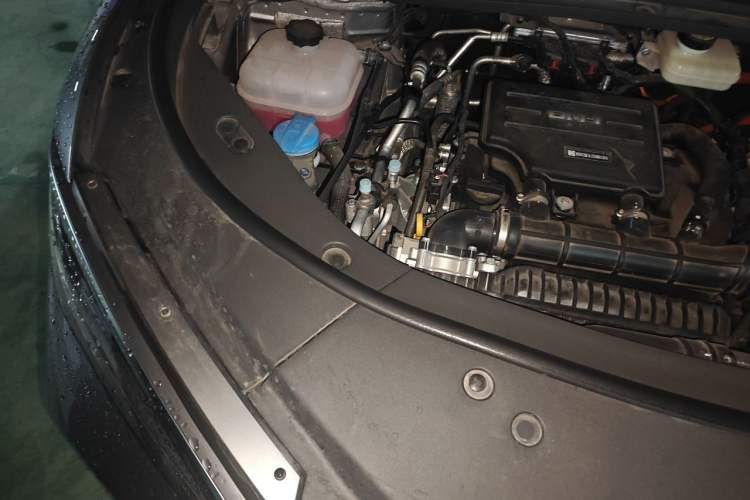 Used BYD Song L DM-i 2025 Intelligent Driving Version 112 km Leading Trim Engine Bay Right