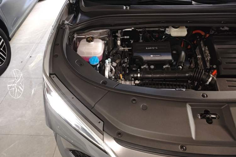 Used BYD Song L DM-i 2025 Intelligent Driving Version 160 km Excellence Edition Engine Bay Right