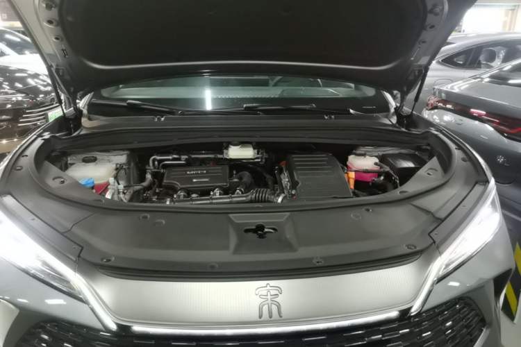 Used BYD Song L DM-i 2025 Intelligent Driving Version 160 km Beyond-Range Type Engine Bay