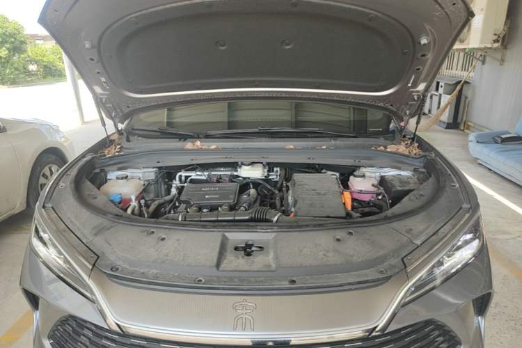 Used BYD Song L DM-i 2025 Intelligent Driving Version 160 km Beyond-Range Type Engine Bay