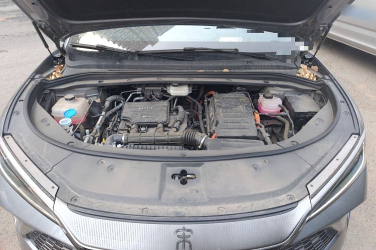 Used BYD Song L DM-i 2025 Intelligent Driving Version 112 km Beyond-Range Type Engine Bay