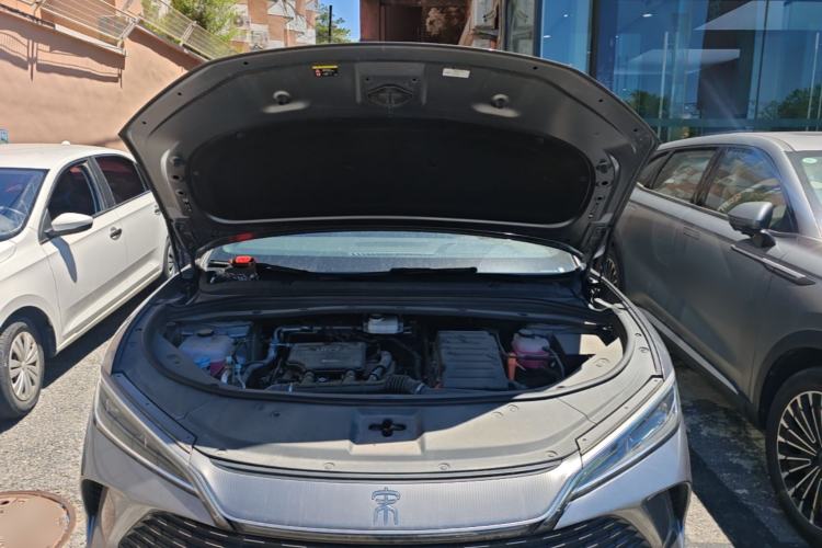 Used BYD Song L DM-i 2025 Intelligent Driving Version 160 km Beyond-Range Type Engine Bay
