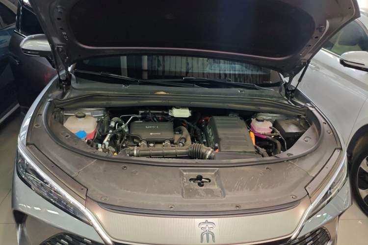 Used BYD Song L DM-i 2025 Intelligent Driving Version 112 km Beyond-Range Type Engine Bay