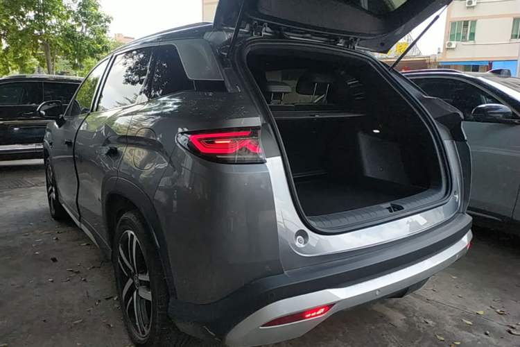 Used BYD Song L DM-i 2025 Intelligent Driving Version 112 km Leading Trim Exterior 2