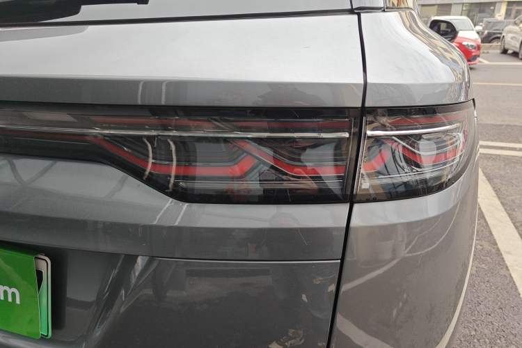 Used BYD Song L DM-i 2025 Intelligent Driving Version 160 km Beyond-Range Type Exterior 3