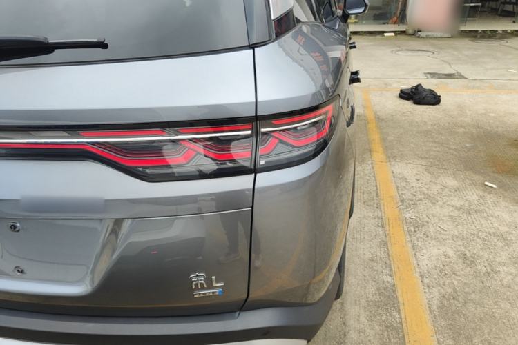 Used BYD Song L DM-i 2025 Intelligent Driving Version 160 km Beyond-Range Type Exterior 3