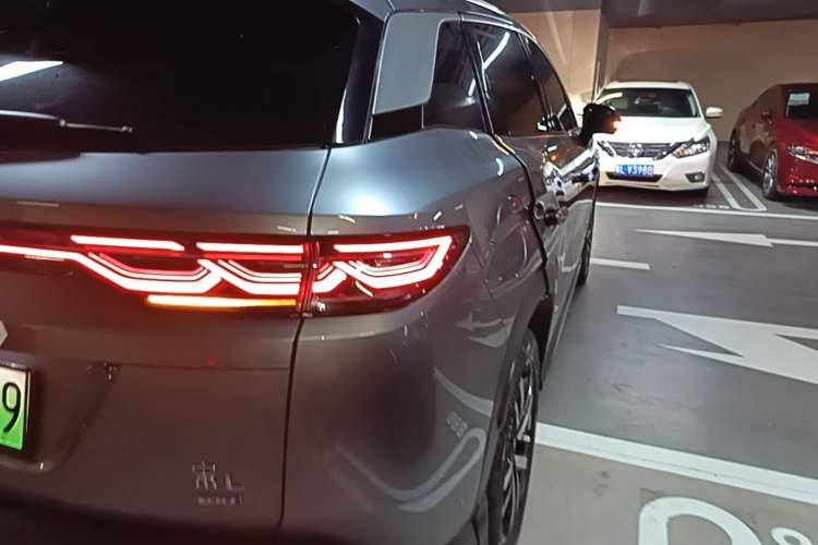 Used BYD Song L DM-i 2025 Intelligent Driving Version 112 km Leading Trim Exterior 3