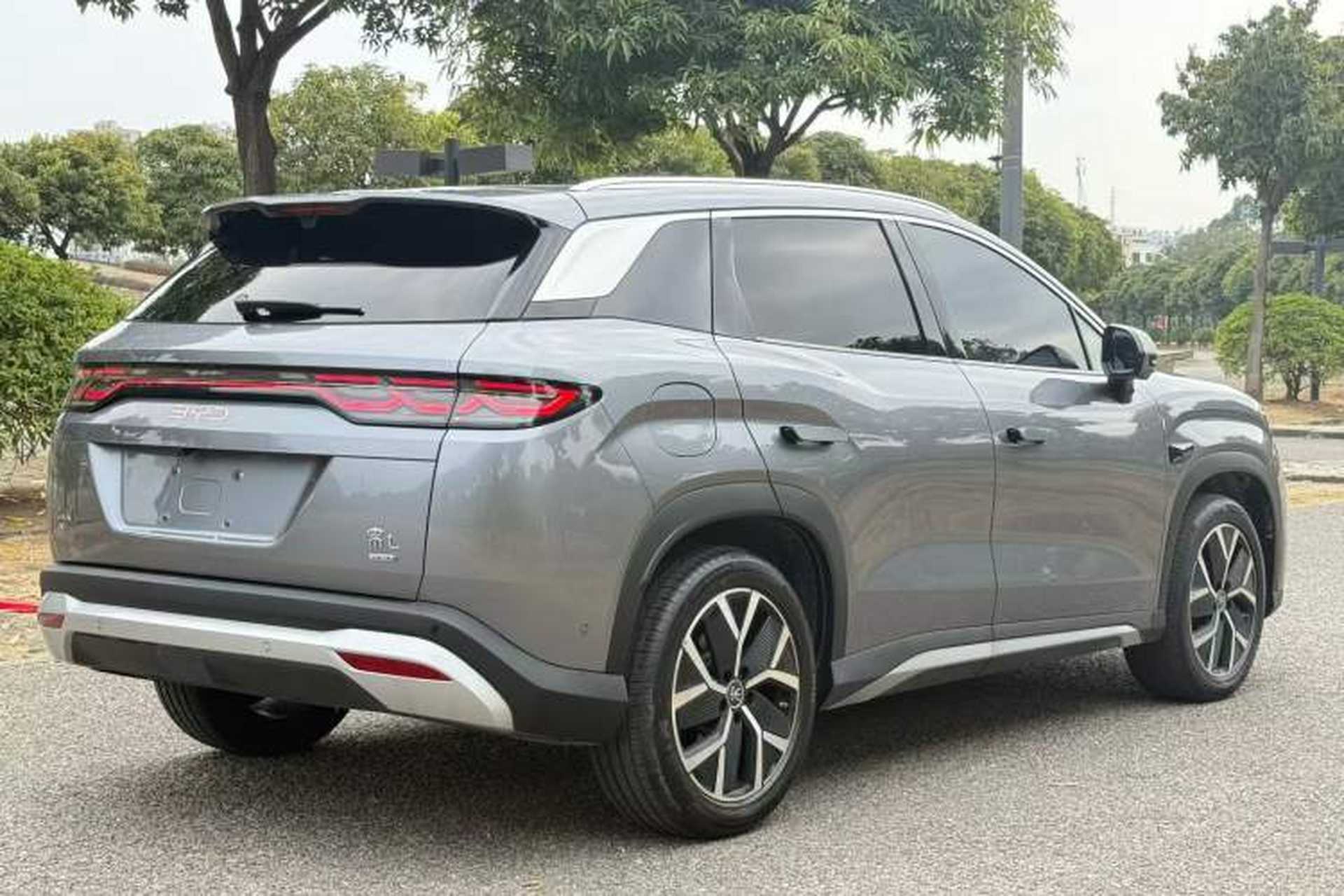 Used BYD Song L DM-i 2025 Intelligent Driving Version 160 km Beyond-Range Type Exterior 3
