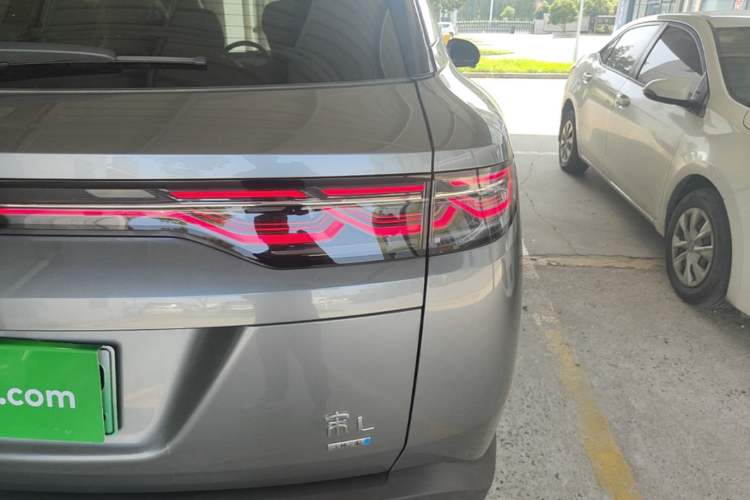 Used BYD Song L DM-i 2025 Intelligent Driving Version 160 km Beyond-Range Type Exterior 3