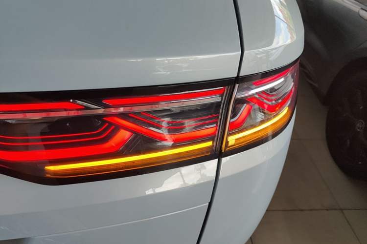 Used BYD Song L DM-i 2025 Intelligent Driving Version 160 km Beyond-Range Type Exterior 3